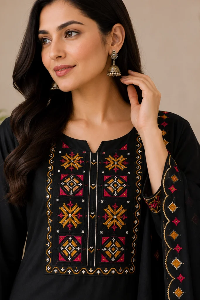 Aarnik-Ethnics-Black-Embroidered-3-Piece-Ethnic-Kurta-Suit-Set